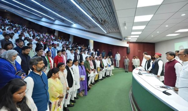 अखिलेश यादव की प्रवक्ताओं को नसीहत, डिबेट से पहले पूरी तैयारी पर जोर