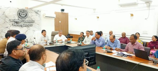 स्वास्थ्य सेवाओं की समीक्षा, गर्भवती महिलाओं और टीबी मरीजों पर विशेष फोकस
