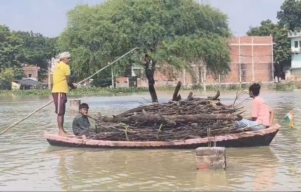 गोरखपुर में राप्ती नदी उफान पर, बहरामपुर दक्षिणी में घुसा बाढ़ का पानी