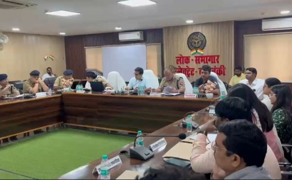 बाराबंकी में दुर्गा पूजा और दशहरे की तैयारियों की समीक्षा, सुरक्षा व्यवस्था मजबूत रखने के निर्देश