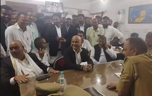 गोरखपुर प्रेस क्लब विवाद में नगीना साहनी ने दी तहरीर, अंशुमान सिंह पर गंभीर आरोप