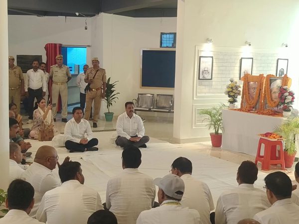 कुशीनगर में गांधी-शास्त्री जयंती पर जगह-जगह कार्यक्रम, सेवा और स्वच्छता का दिया संदेश