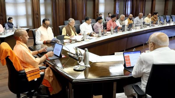UP Cabinet Meeting: योगी कैबिनेट में 31 प्रस्तावों पर होगा फैसला, जानें बड़े अपडेट