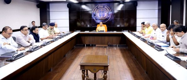 योगी आदित्यनाथ ने विकास परियोजनाओं की समीक्षा की, एक्सप्रेस-वे से लेकर जीरो पॉवर्टी अभियान पर दिए निर्देश