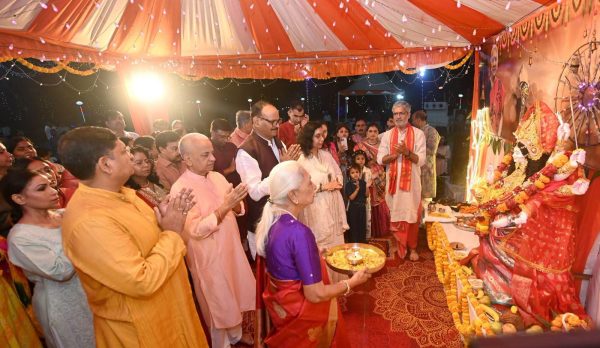 जन भवन में गरबा महोत्सव, राज्यपाल आनंदीबेन पटेल ने मां दुर्गा की आरती की