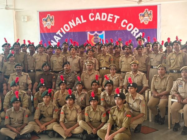 ग्रेटर नोएडा में NCC कैडेट्स को साइबर सुरक्षा के प्रति किया जागरूक, ऑनलाइन ठगी से बचने के बताए तरीके