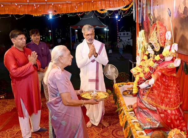 जन भवन में गरबा महोत्सव की धूम, राज्यपाल आनंदीबेन पटेल ने श्रद्धालुओं का बढ़ाया उत्साह