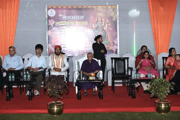 जन भवन में गरबा महोत्सव की धूम, राज्यपाल आनंदीबेन पटेल ने की मां दुर्गा की आरती