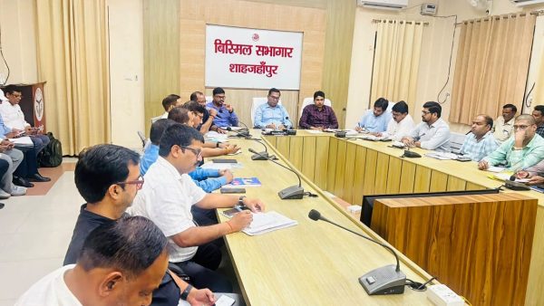 शाहजहांपुर में धान खरीद को लेकर डीएम सख्त, दलालों पर होगी जेल की कार्रवाई