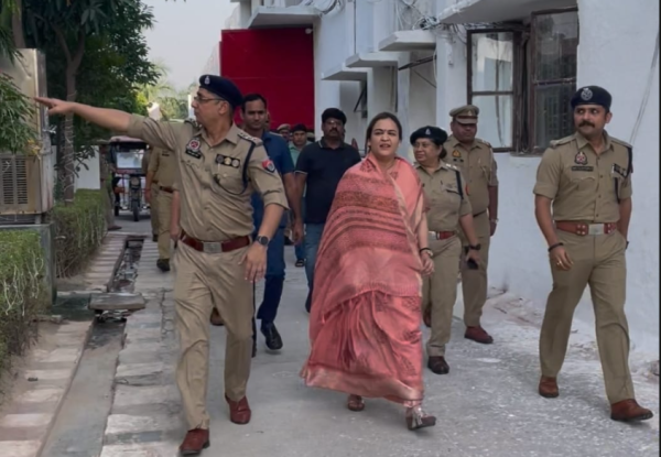 अपर्णा यादव ने गौतमबुद्धनगर की जिला जेल और अपना घर आश्रम का किया निरीक्षण