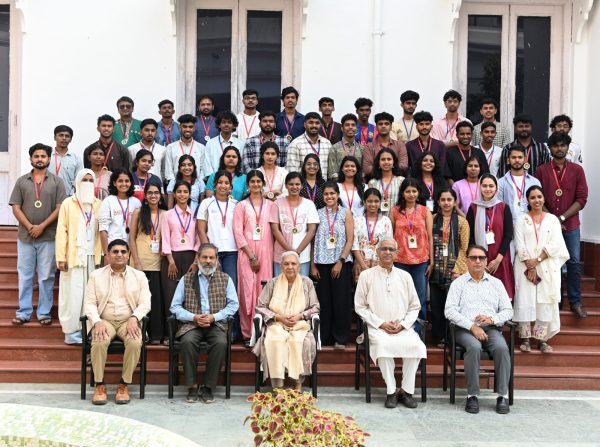 राज्यपाल आनंदीबेन पटेल से मिले IIT पलक्कड़ के 55 सदस्यीय दल के विद्यार्थी, कौशल विकास और स्टार्टअप के लिए किया प्रेरित