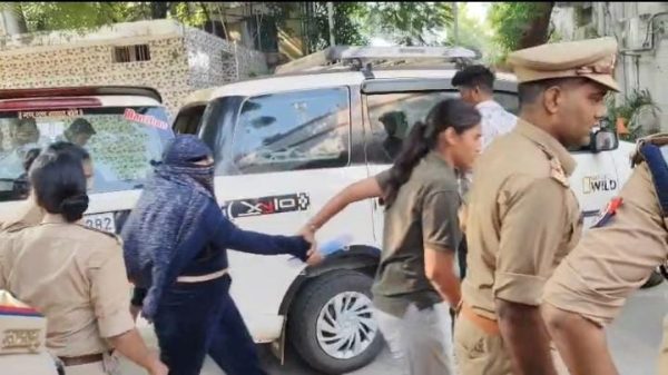 लखनऊ के कारोबारी शिवा शर्मा हत्याकांड में बड़ी कार्रवाई, श्रद्धा दुबे समेत तीन आरोपी लाए गए