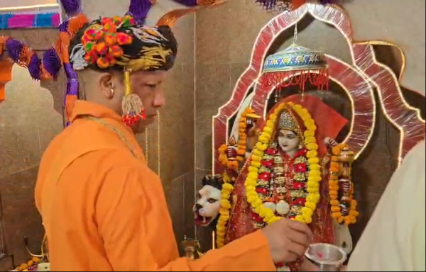 गोरखनाथ मंदिर में विजयादशमी की अनूठी परंपरा, श्रीराम का होता है राजतिलक
