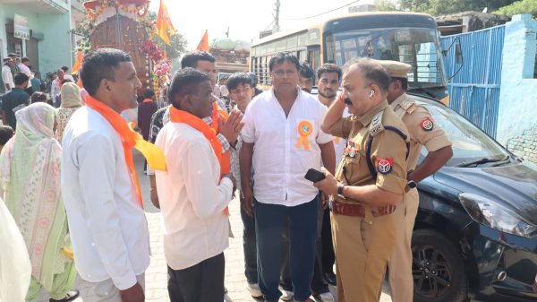 गौतमबुद्धनगर में शांतिपूर्ण तरीके से निकली महर्षि वाल्मीकि जयंती शोभायात्रा, पुलिस रही अलर्ट