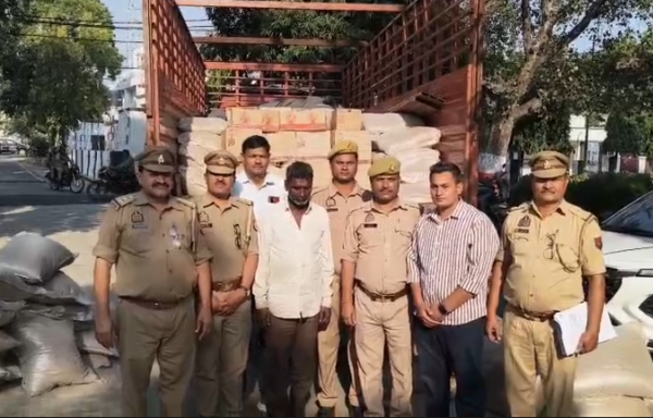 मैनपुरी में पुलिस की बड़ी कार्रवाई, भूसे में छिपाकर ले जाई जा रही 14 लाख की अवैध शराब बरामद