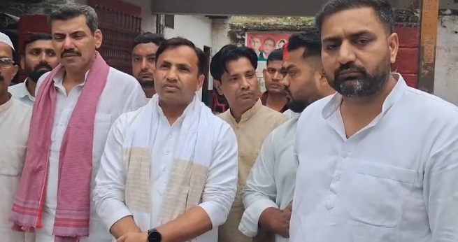 Uttar Pradesh News: बागपत पहुंचे अनीस राजा, एमएलसी चुनाव को लेकर भाजपा पर बोला हमला, लगाए कई आरोप