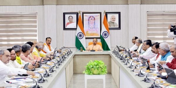योगी कैबिनेट के बड़े फैसले: 4 लिंक एक्सप्रेसवे, मेगा टेक्सटाइल पार्क और साइबर सुरक्षा केंद्र को मंजूरी